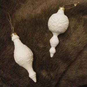 2 Ivory Classic pendant Ornaments